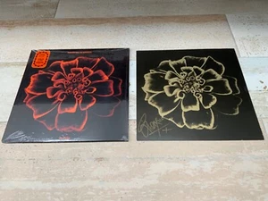SIOUXSIE & THE BANSHEES ALL SOULS LTD ORANGE VINYL LP + SIGNED AUTOGRAPHED PRINT - Picture 1 of 8