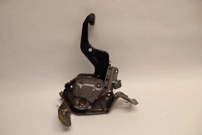 Pedal freno estacionamiento estacionamiento emergencia Infiniti Q45 2002-2004 Foto 1 de 4