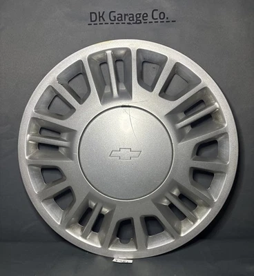 Chevrolet Malibu 2000-2005 15 pulgadas tapacubos OEM cubierta de rueda #3233, 9593496 Foto 1 de 4