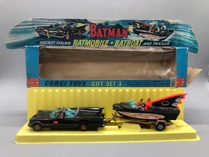 Modellautos 1:46 nicht 1:43 Corgi Batman Set Batmobil mit Batboat Gift Set 3 OVP - Bild 1 von 12