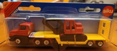 NEW BLISTER PACK 1611 SUPER SIKU Low Loader with Excavator Die-cast Model - Image 1 of 2