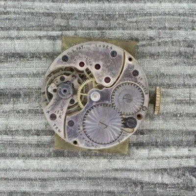 Vintage Ref. 374 Tavannes 15J Manual Wind Men's Wristwatch Movement for Repair - Image 1 of 3