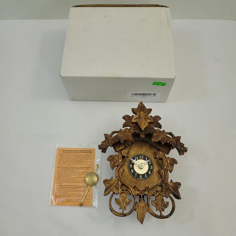 Engstler Trailing Ivy Natural Wood Quartz Chime Cuckoo Clock Germany Cover