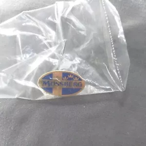 Mossberg Brand Firearms Hunting Enamel 1" Lapel Hat Rubber Backing Pin - Picture 1 of 2