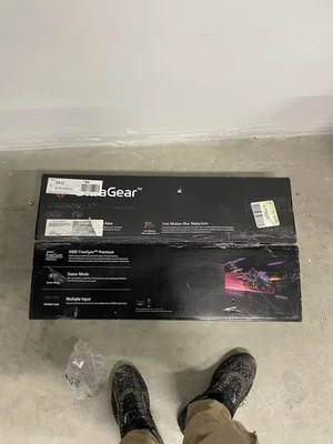 LG Ultra Gear 27 Monitor *27GL83A-B* *2560x1440p* *IPS* *HDR10* *GSync* - Image 1 of 3