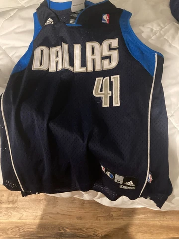 Dirk Nowitzki Dallas Mavericks NBA sewn  jersey  adidas youth Medium 10-12 Cover