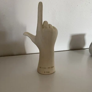 TMS Colección Vitruvio No Fear No Envy Mano Estatua Arte Escultura RARA - Imagen 1 de 1