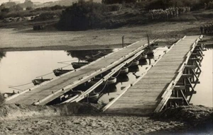 Puente pontón, postal militar RPPC - Imagen 1 de 2