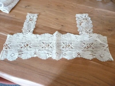 Linge ancien Haut de robe en  dentelle - Photo 1/4