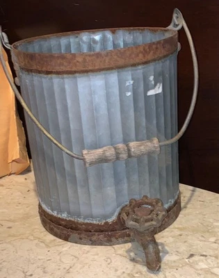 Cubo grifo maceta galvanizado vintage decoración jardín Foto 1 de 4