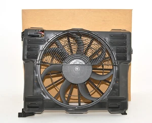 LAND ROVER RANGE ROVER L322 Engine Fan LR020624 New Genuine - Picture 1 of 4