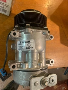 New Universal Heavy Duty OE Sanden AC Compressor SD7SHD 4077 - Picture 1 of 7