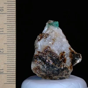 Emerald crystal in Biotite Mica Schist matrix natural mineral specimen 62.2ct - Picture 1 of 6