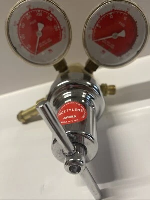 REGULADOR EXTRA RESISTENTE ESAB OXWELD, ACETILENO R-77-15-510 Foto 1 de 4