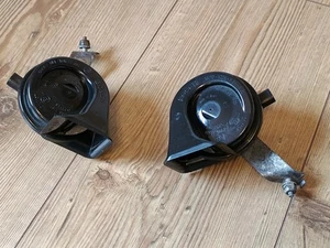 BMW X3 - E83 - HIGH/LOW HORNS - PAIR - BOSCH - Picture 1 of 6