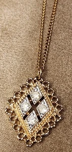 VINTAGE SIGNED SARAH COVENTRY GOLD TONE RHINESTONE PENDANT & CHAIN NECKLACE - Picture 1 of 10