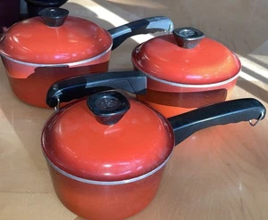 Vintage Club 6 Teile Rot Aluminium Kochgeschirr Set 1 - 1,5 - 2 Quart Soßen Pfannen & Deckel - Bild 1 von 13