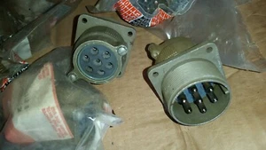 Qty-10 MS3100R24-10P CANNON 7 PIN MALE PANEL MOUNT PLUG 10 PCS - Picture 1 of 7