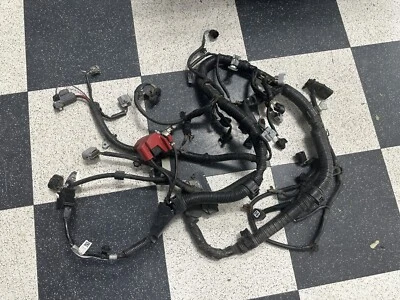 Arnés de cables del motor Toyota Yaris 2015-2018 82121 DR20 OEM Foto 1 de 4