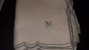 7 solid creamy beige fleur de lis embroidered cotton napkins 10 sq vtg - Bild 1 von 3