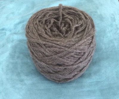 100% Yak Worsted #4 Peso Marrón Taupe 135 Yardas Recuperado  Foto 1 de 4