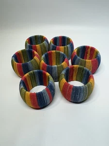 7er Set bunte Serviettenringe Regenbogen gestreift 70er Jahre Bohemian Hippie - Bild 1 von 5