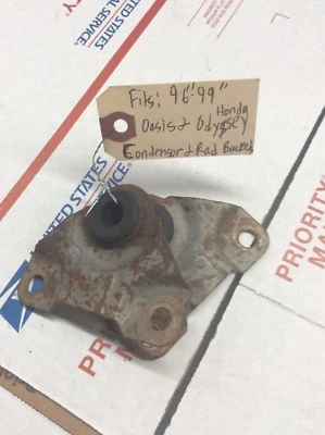 Оригинальные верхние кронштейны крепления кронштейна радиатора 1996-1999 ISUZU OASIS & HONDA ODYSSEY - Изображение 1 из 4