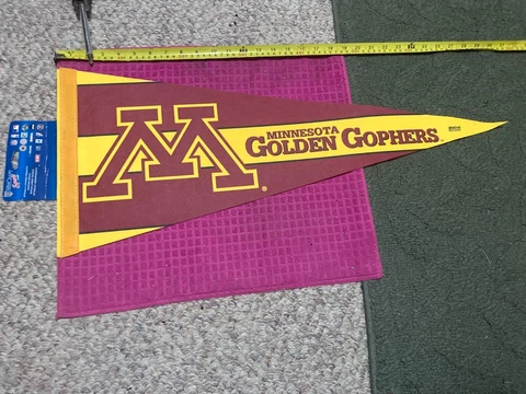 University of Minnesota Golden Gophers PENNANT Banner FLAG - Fast Shipper Cover