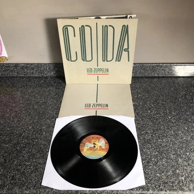 LP VINYL LED ZEPPELIN ALBUM CODA 79.0051-1 UK 1ST PRESS EMBOSSED SLEEVE EX+/EX - Image 1 of 4