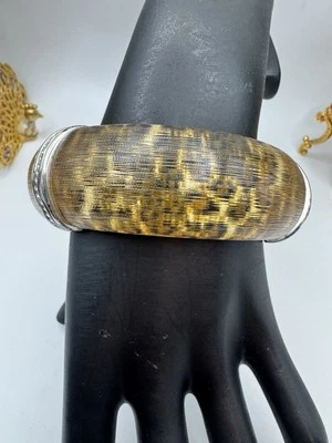 Браслет леопардовый Brighton Trinity с анималистическим узором акриловый коренастый снят с производства - Изображение 1 из 4