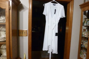 Lulus Women White Short Sleeve 43" MIDI Dress Size Medium New With Tag - Picture 1 of 6