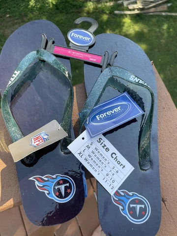 NFL Glitter Flip Flops TENNESSEE TITANS,WOMEN'S Forever Collectibles,NEW XL Cover