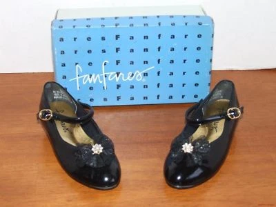 NEW Girls Fanfares Vanity Back Shiny Dress Shoe with Bow - Image 1 of 4