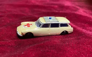 Vintage Husky diecast Citroen Safari ambulance, made in Great Britain, c. 1964 - Picture 1 of 5