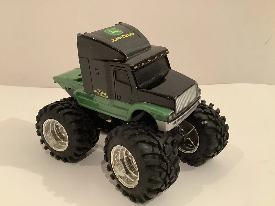 ERTL JOHN DEERE MONSTER TREADS SEMI HAULER 5.5" TRUCK ONLY - Image 1 of 4