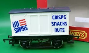 Hornby R135 'SMITHS CRISPS SNACKS NUTS' Closed Van white wagon boxed OO (n) - Picture 1 of 2
