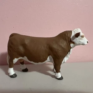 "Estatuilla de juguete Breyer Horses Corral Pals Hereford Bull #88861 5"" de largo marrón blanco" - Imagen 1 de 6