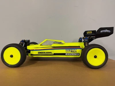 TEAM ASSOCIATED RC10 B64D**GORGEOUS CONDITION**4WD ASSOCIATED BUGGY - Image 1 of 4