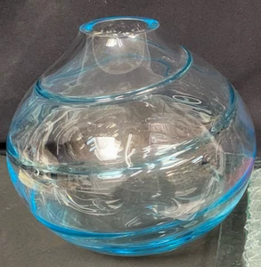 Krosno Makora Vase Poland 11"Wide  Vase Swung Twist Art Glass Blue Aqua, Heavy - Picture 1 of 3