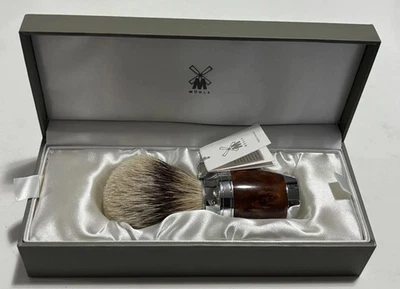 Cepillo de afeitar Muhle Thuja (cedro rojo) punta plateada tejón, caja, hecho en Alemania nuevo en caja - Imagen 1 de 2