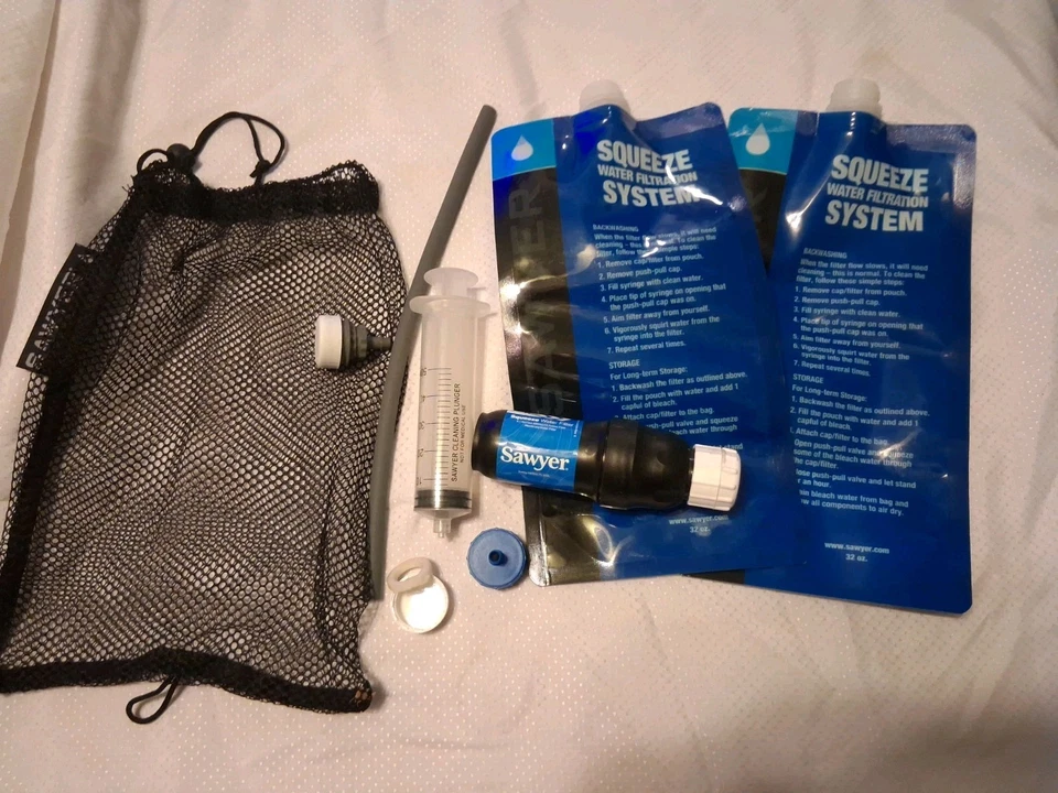 Kit de filtro de sistema de filtración de agua Sawyer Squeeze con dos bolsas de 32 oz SP129A Foto 1 de 1