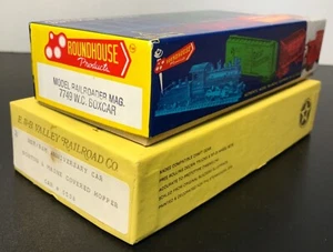 TWO Railroad Hopper & BOXCAR - ROUNDHOUSE & E&B - HO Scale - UNBUILT - EXCELLENT - Picture 1 of 12