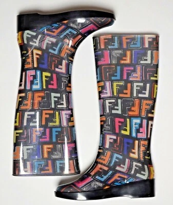 Nuevas Botas de Lluvia Para Mujer FENDI Multicolor Monograma Logo 35 4.5 3 Wellingtons Negras Foto 1 de 4