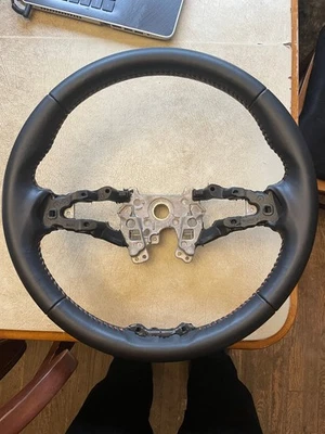 Honda CR-V 2025 OEM Steering Wheel Non Heated - Leather 78501-3V0-X10ZA  + plus - Bild 1 von 4