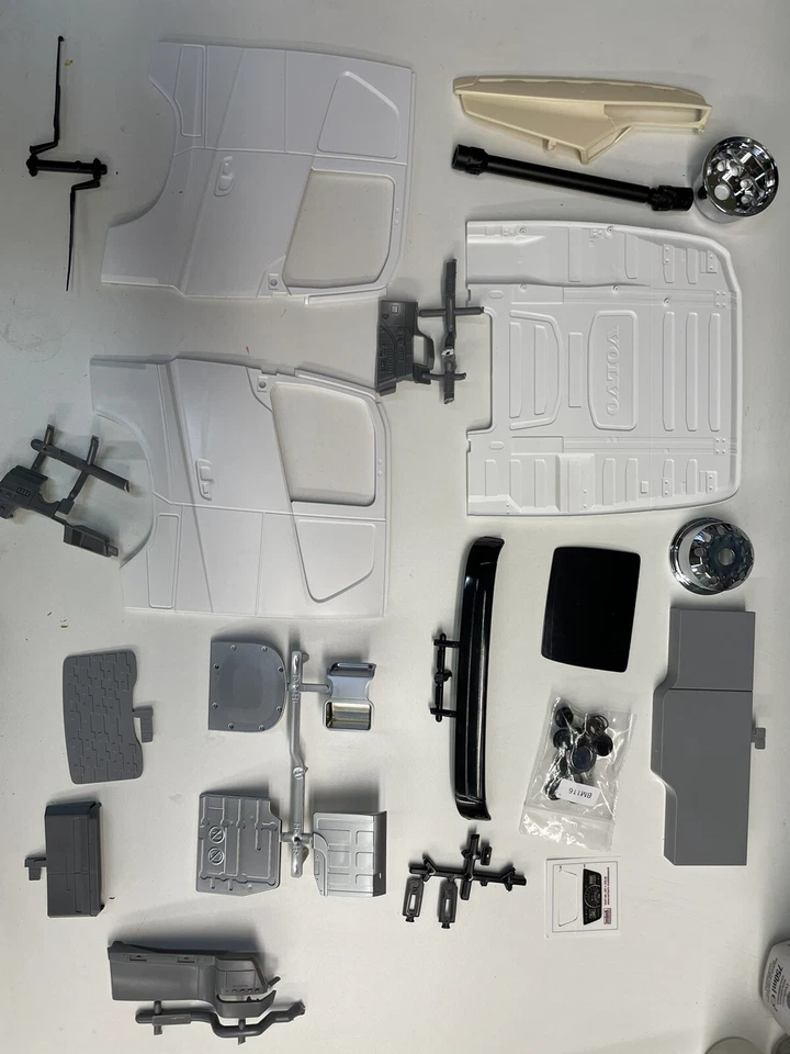 Tamiya Verkerk Volvo FH 1:14 truck cab parts - Immagine 1 di 1
