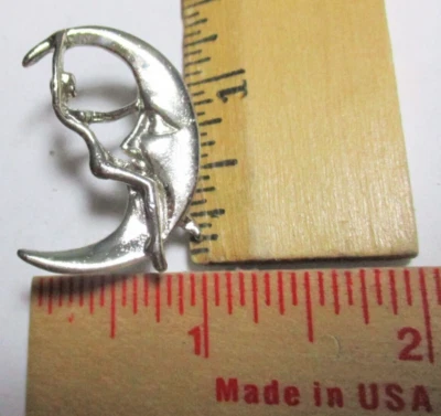 Pin Hombre en Luna con Mujer Vintage Moto Coleccionable Antiguo Motociclista Chaleco Pinback Foto 1 de 3