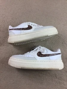Nike Court Vision Alta Platform Sneaker Pelle Bianco/Cheetah Donna Taglia 8,5 - Foto 1 di 13