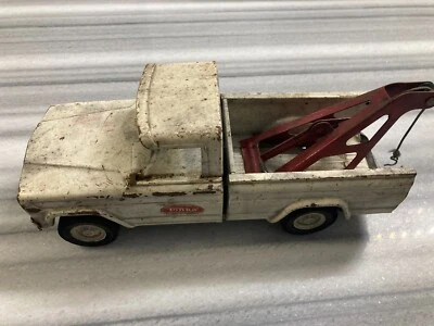 Vintage 1960 Tonka White & Red Metal Mini Jeep Pickup Wrecker Tow Truck - Image 1 of 4