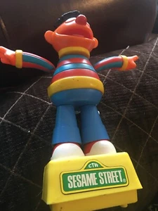 Sésamo Street Dancing Ernie 1970 8" Tara Toy Corp - Imagen 1 de 4