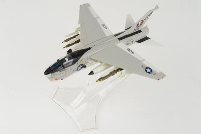 Avión Century Wings 1/72 A-7E Corsair II AG406 USN VA-12 Flying Ubangis Foto 1 de 2